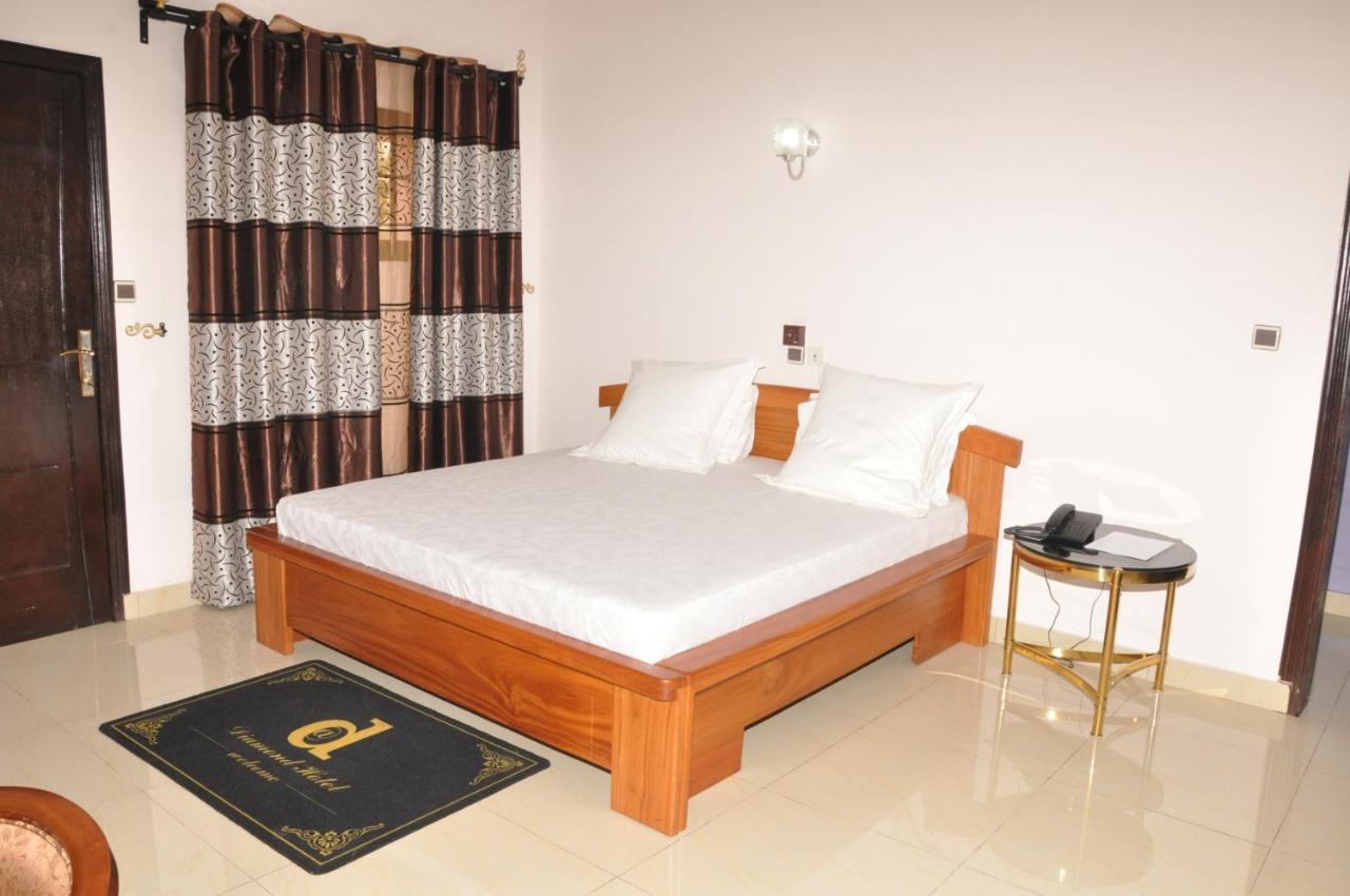Diamond Hotel โกโตนู ภายนอก รูปภาพ