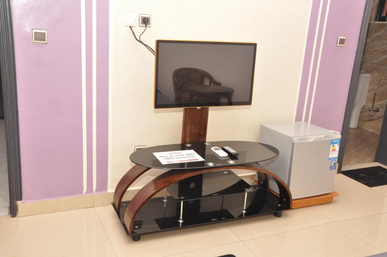 Diamond Hotel โกโตนู ภายนอก รูปภาพ